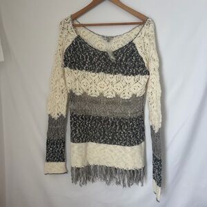 BKE Cream and Gray V-Neck Sweater